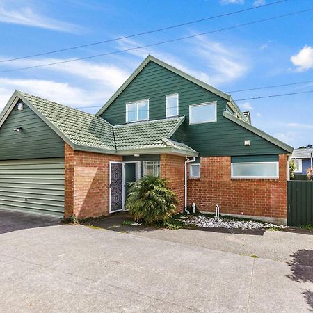 Private And Sunny 3-Bedroom Home With Parking Auckland Bagian luar foto