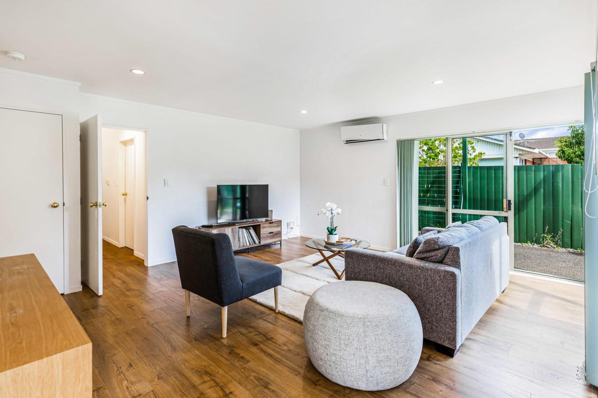 Private And Sunny 3-Bedroom Home With Parking Auckland Bagian luar foto