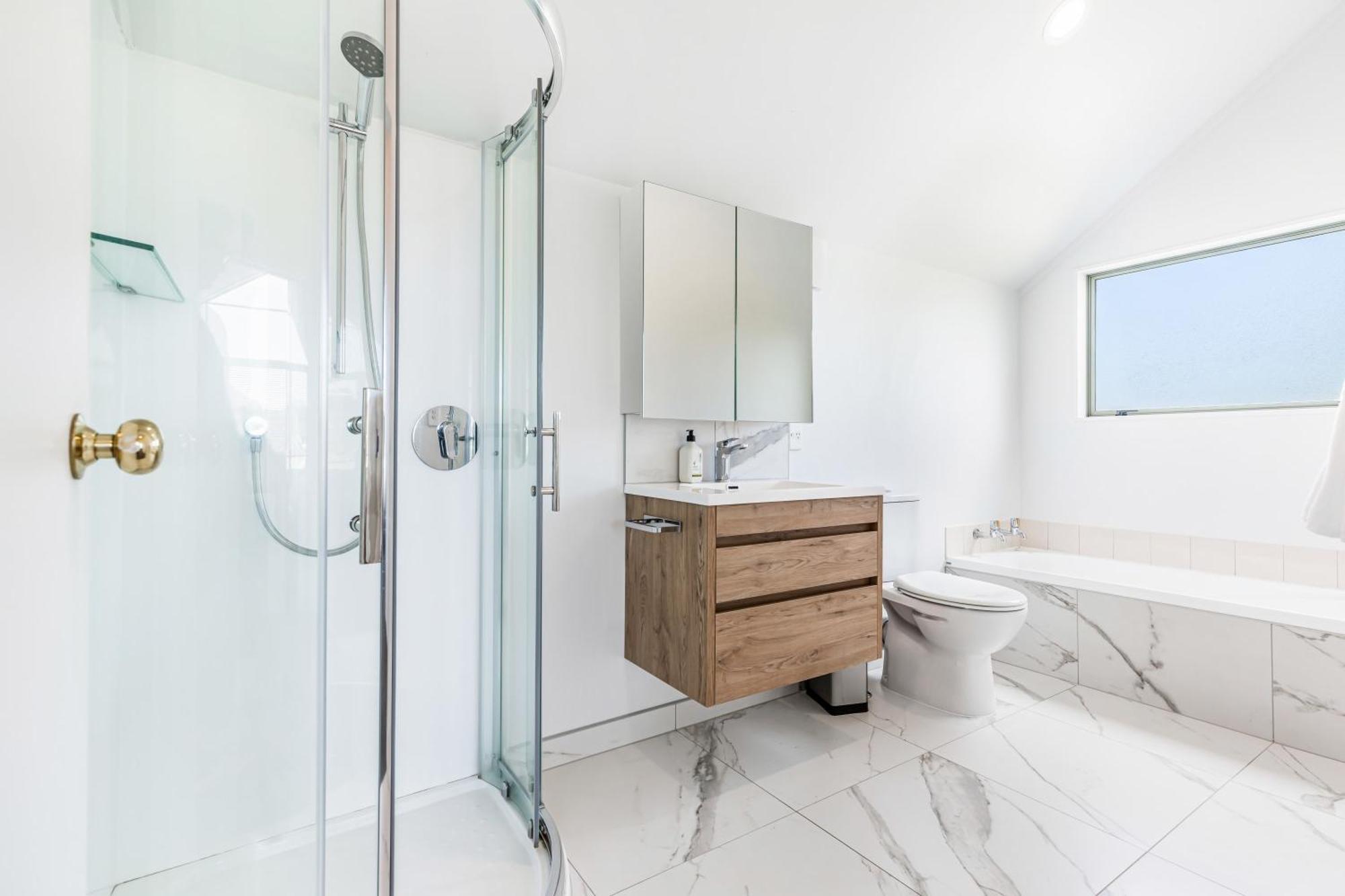 Private And Sunny 3-Bedroom Home With Parking Auckland Bagian luar foto