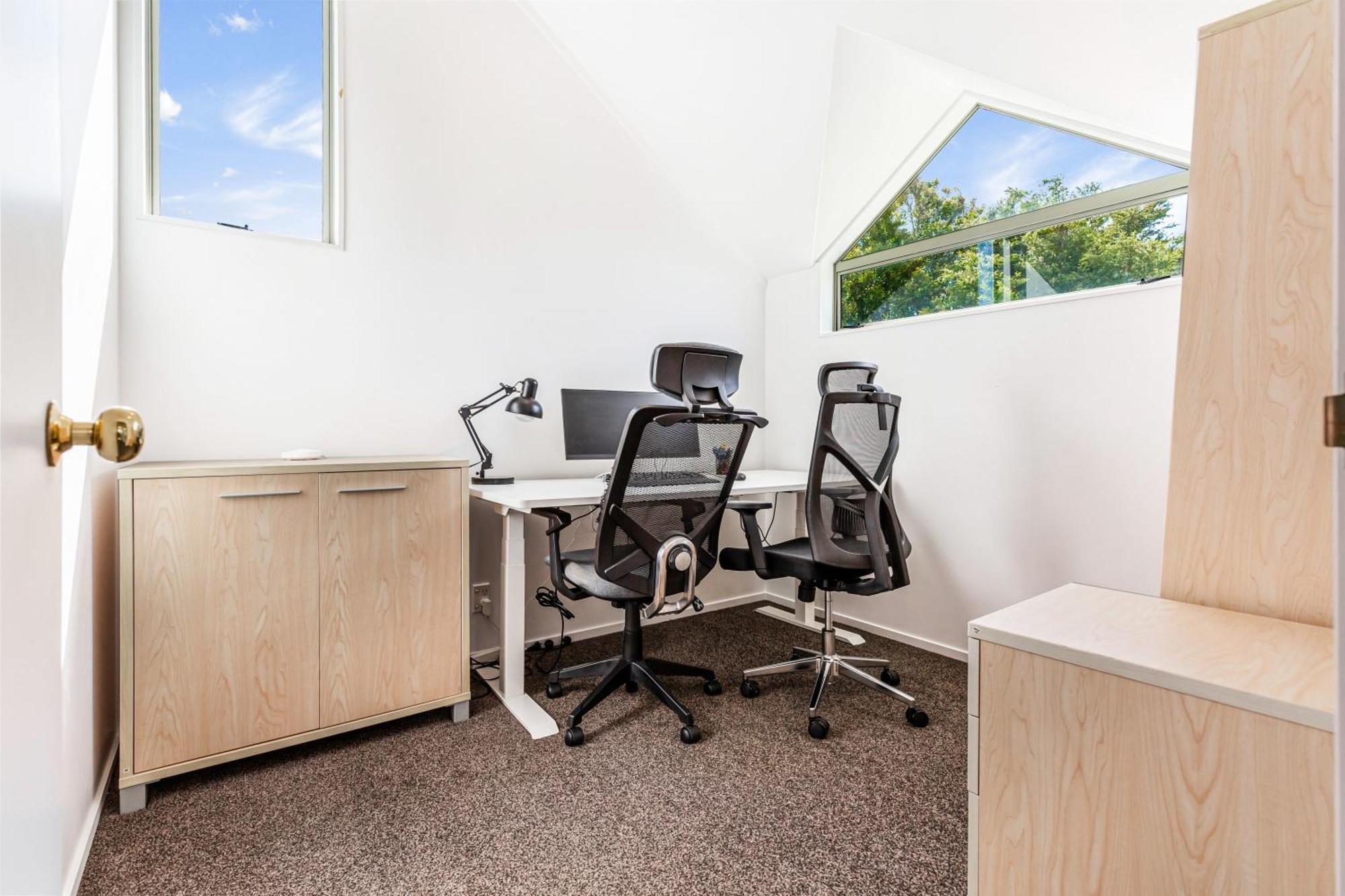 Private And Sunny 3-Bedroom Home With Parking Auckland Bagian luar foto