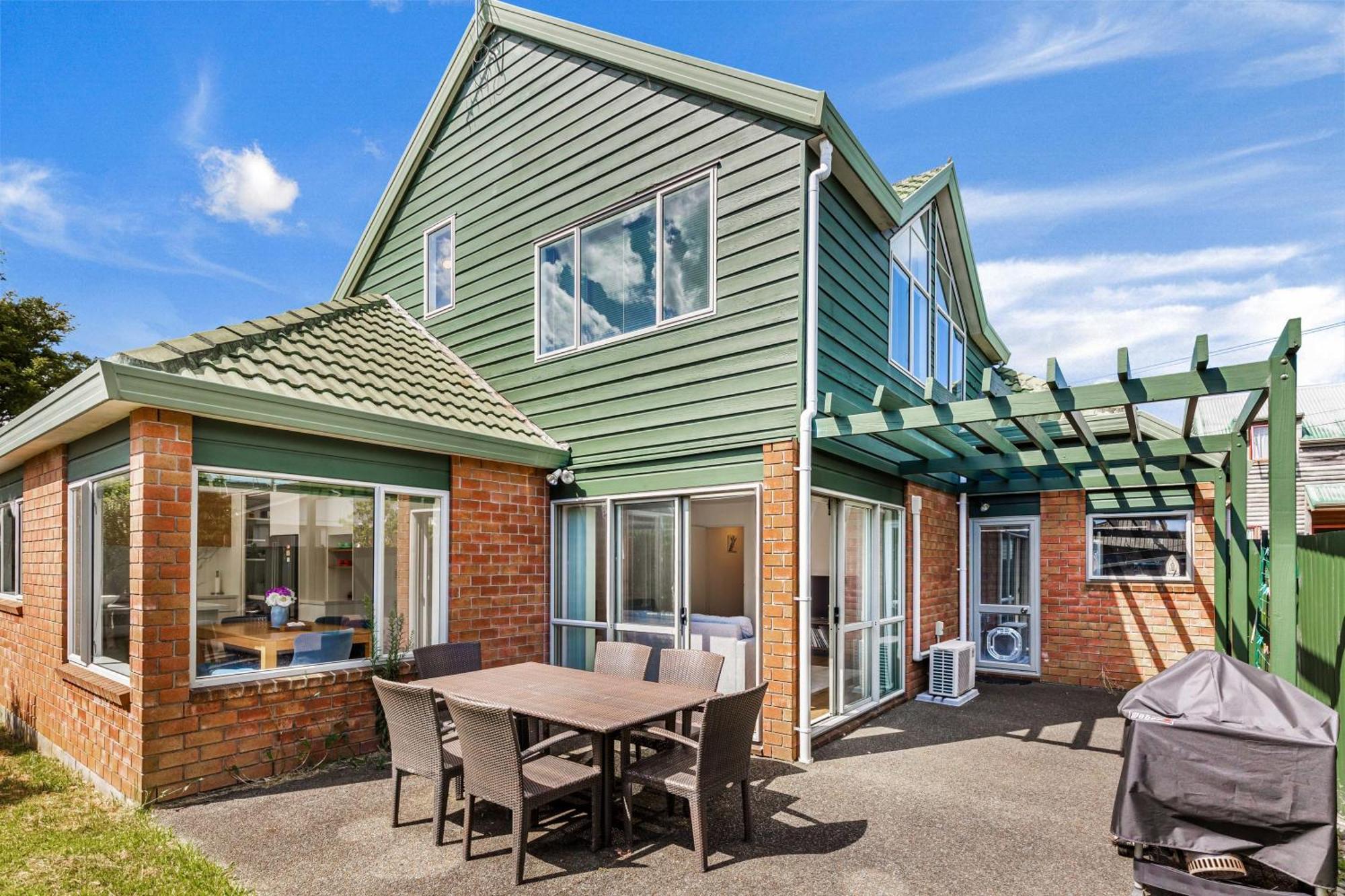 Private And Sunny 3-Bedroom Home With Parking Auckland Bagian luar foto